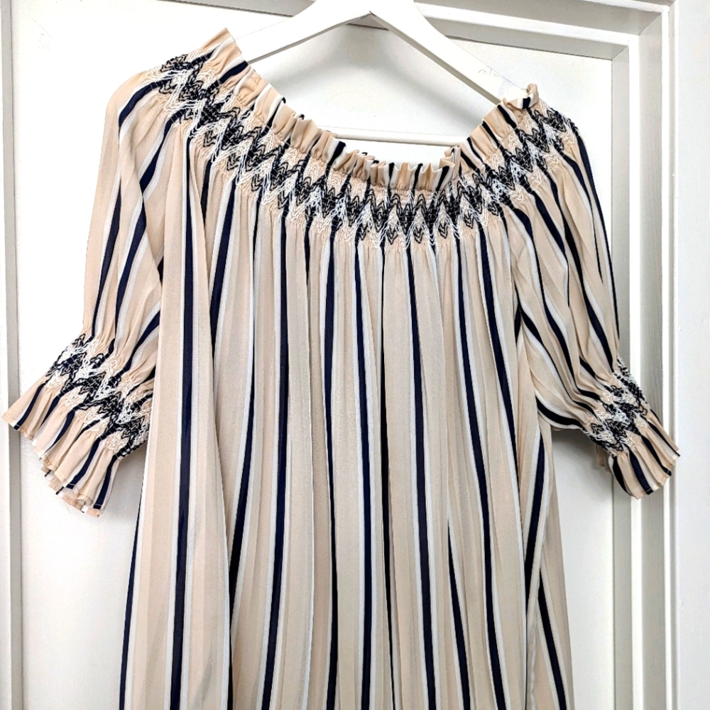 Stylish top with a loose fit